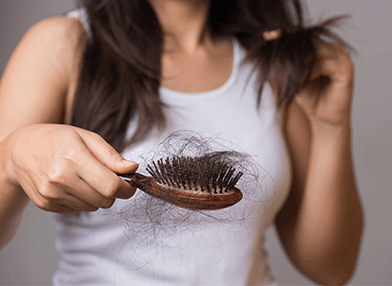 FACTEURS AGGRAVANT LA CHUTE DE CHEVEUX